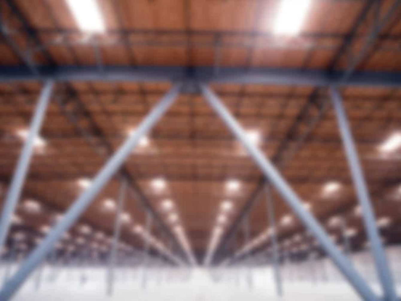 Industrie&shy;beleuchtung bei Schlesinger Solutions in Michelau