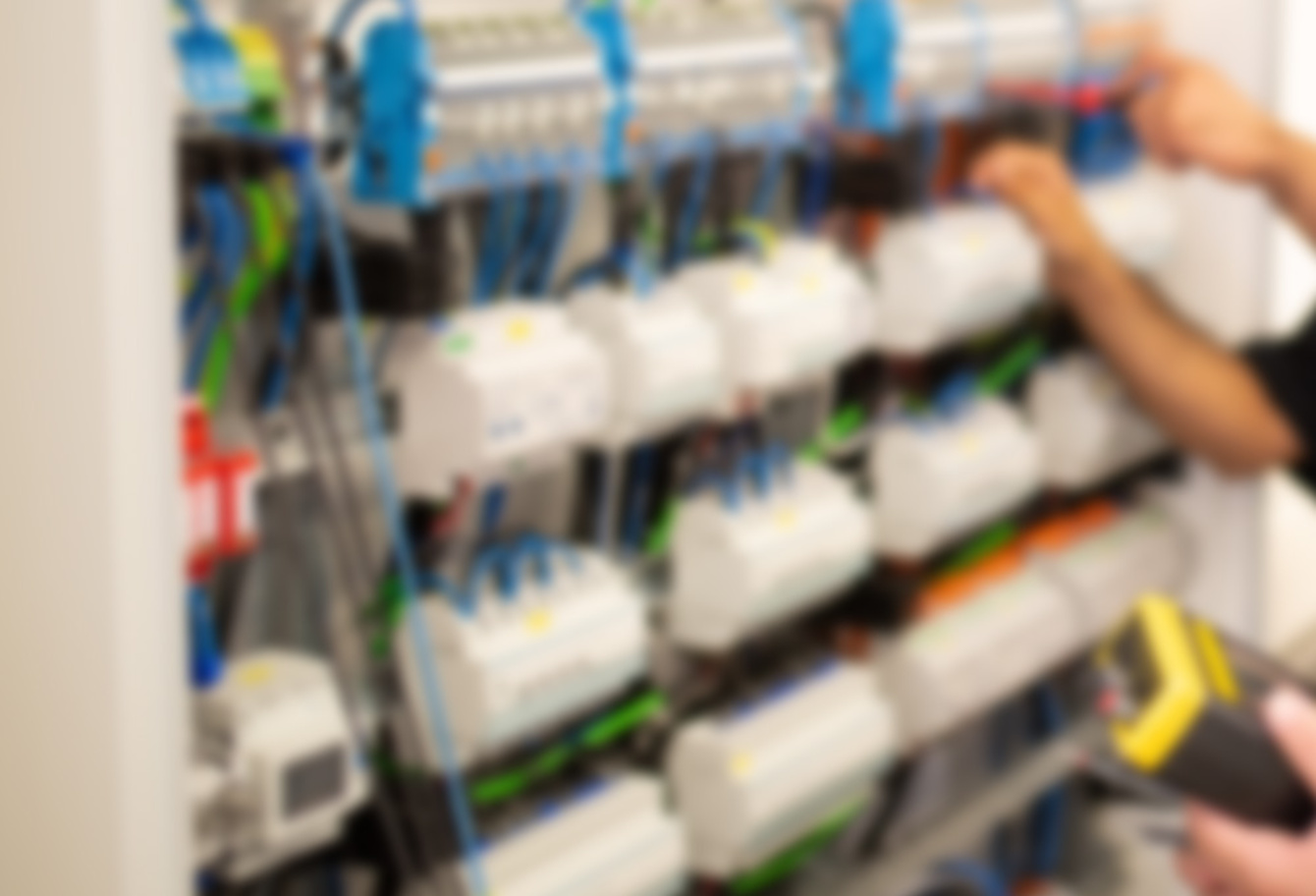 Schalt&shy;anlagen&shy;bau bei Schlesinger Solutions in Michelau